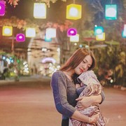 Momong Anak Tercinta, Begini Potret Keibuan Anissa Aziza