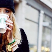 Ladies, Ini Mitos Atau Fakta Sih?? Katanya Minum Kopi Setiap Hari Bisa Bikin Gigi Kuning???