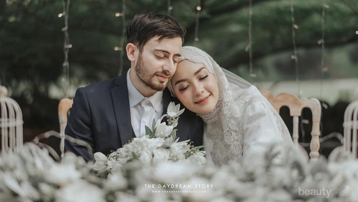 Intip 4 Gaya Pernikahan Selebgram Hijabers yang Bisa Jadi Inspirasi Kamu Berikut Ini!