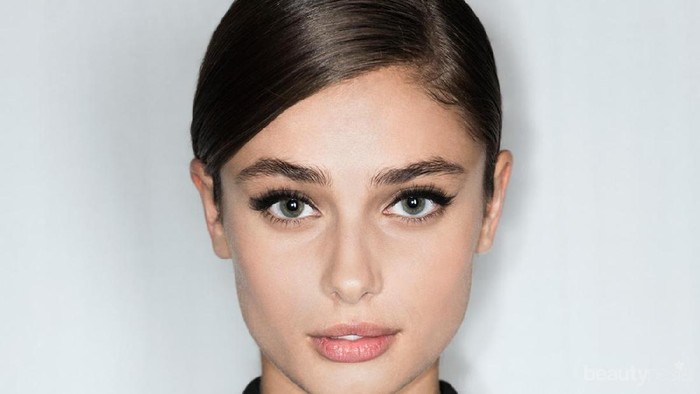 Trik Menggunakan Pensil Alis dengan Hasil Tetap Rapi Tanpa Perlu Mencukur