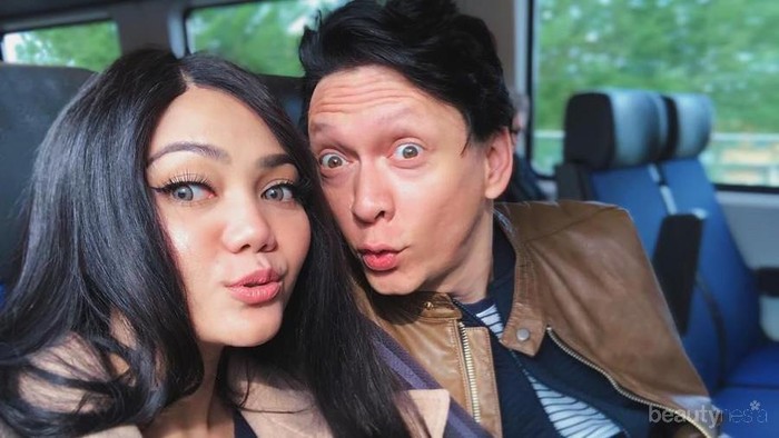 Menikah di Belanda, Ini Jatuh Bangun Kisah Asmara Rina Nose