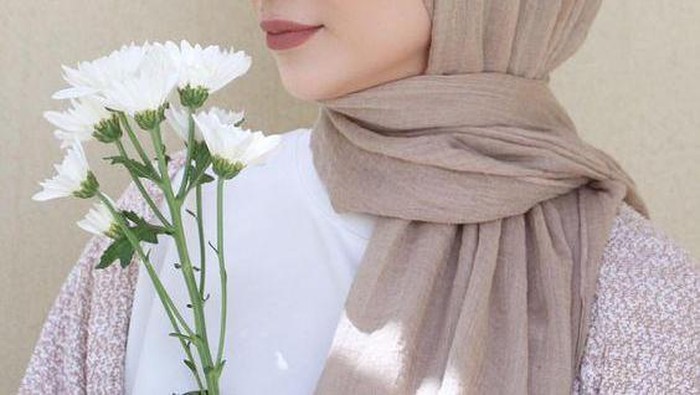 Cobain yuk, Padu Padan Hijab Warna Cokelat Milo yang Kece Abis Ini!