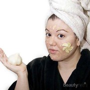 Ladies, Inilah Tips Ampuh Hilangkan Jerawat dengan Bawang Putih!