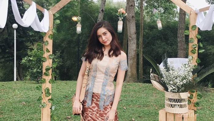 Pilihan Baju Kondangan yang Elegan, Simpel, dan Multifungsi yang Harus Kamu Miliki