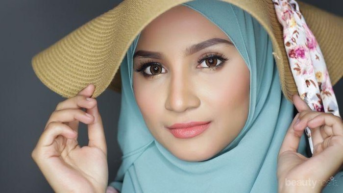 Jangan Salah Pilih ya Ladies, Hijab dengan Warna Ini Ternyata Bisa Bikin Wajah Terlihat Kusam!