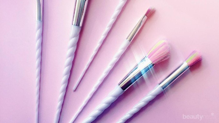 Gimana Sih Cara Memakai Brush Untuk Mata? Cari Tahu yuk!