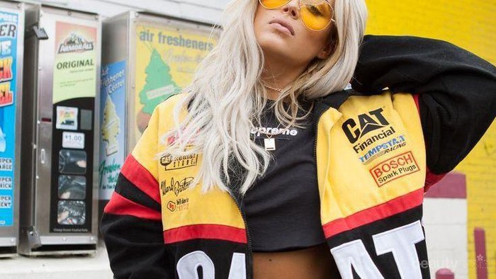 Enggak Disangka-Sangka! 5 Tren Fashion Ini Terbilang Aneh Tapi Justru Banyak Peminatnya