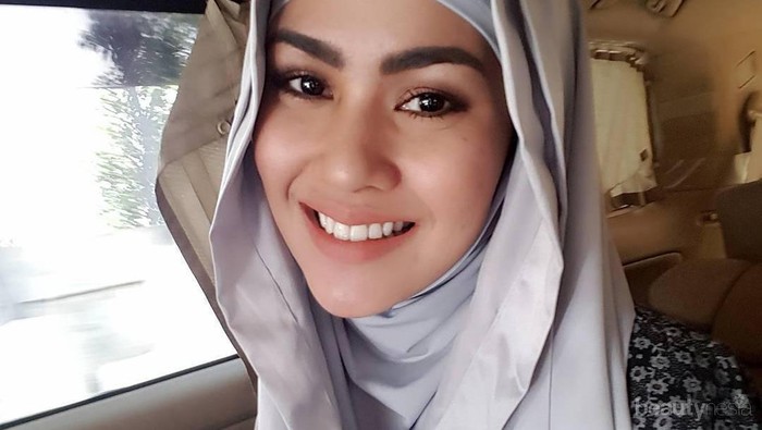 Inspiratif! Ini Dia Kisah Perjalanan Hijrah Kartika Putri Hingga Tampil Menutup Aurat Seperti Sekarang Ini