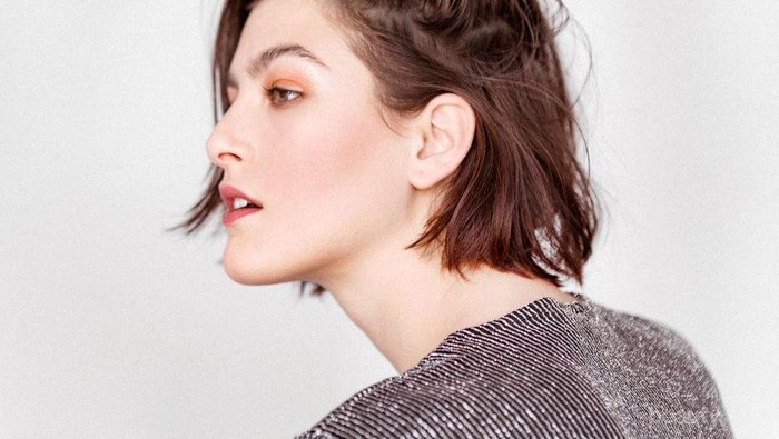 Ladies, Inilah Tips Menggunakan Eyeshadow Merah Tanpa Terlihat Lebay!