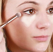 Anti Bikin Bawah Mata Jadi Abu-abu, Ini Cara Benar Memakai Concealer untuk Menutup Mata Panda