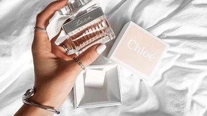 Ladies, Perhatikan 6 Hal Ini Sebelum Kamu Membeli Parfum Secara Online