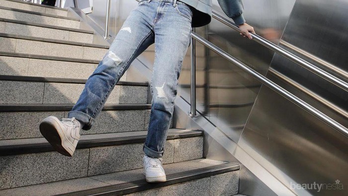 Mengintip Fashion Style ala Ramengvrl, Rapper Perempuan Asal Indonesia yang Swag Abis!