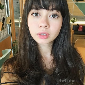 Supaya Terlihat Seksi dan Elegan, Ini Dia Rekomendasi Warna Lipstik untuk Bibir Tebal