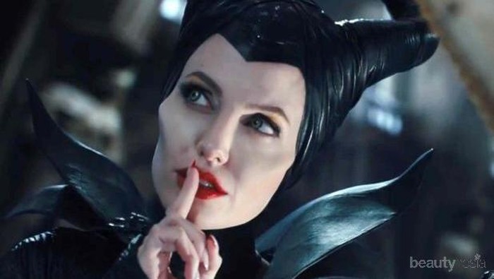Setelah Perdebatan Panjang, Ternyata Ini Lipstik Merah Angelina Jolie di Film Maleficent