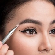 Duh, Inilah 3 Kesalahan Cara Make Up Alis yang Seringkali Dianggap Benar oleh Para Wanita