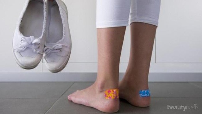 Sebal dengan Luka Lecet Saat Memakai Flat Shoes? Yuk, Cegah dengan 4 Tips Ini, Ladies!