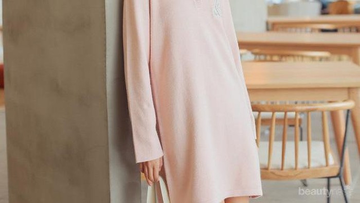 Buat Si Dia Makin Cinta, Kenakan Fashion ala Wanita Korea Berikut Untuk Kencan di Hari Valentine!