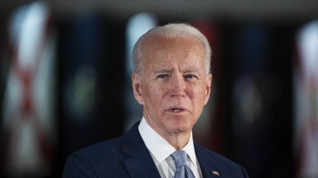 Democratic presidential candidate former Vice President Joe Biden speaks to members of the press at the National Constitution Center in Philadelphia, Tuesday, March 10, 2020. (AP Photo/Matt Rourke)