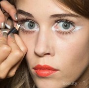 Bikin Garis kelopak Mata Indah dan Cantik dengan Rekomendasi Eyeliner Putih Berikut Ini!