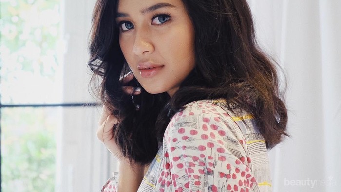 Mau Tampil Stunning Meskipun Kulit Kamu Gelap? Hindari Warna-Warna Baju Ini!