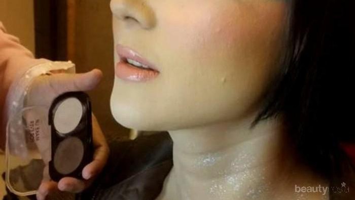 Terbiasa Tampil Nyentrik, Begini Penampilan Poppy Sovia yang Mengejutkan di Hari Pernikahannya!