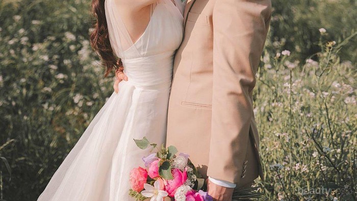 Super Cantik dan Mesra, Berikut 10 Inspirasi Foto Prawedding yang Bisa Kamu Coba