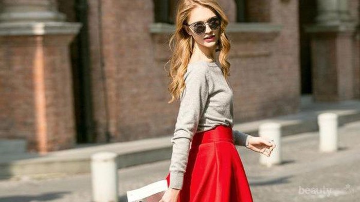 Tak Melulu Galak, Cara Ini Bisa Bikin Outfit Merah Kamu Terlihat Lebih Flattering
