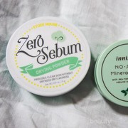 Innisfree No Sebum Mineral Powder vs Etude Zero Sebum Powder, Mana yang Lebih Juara Menangkal Minyak di Wajah?