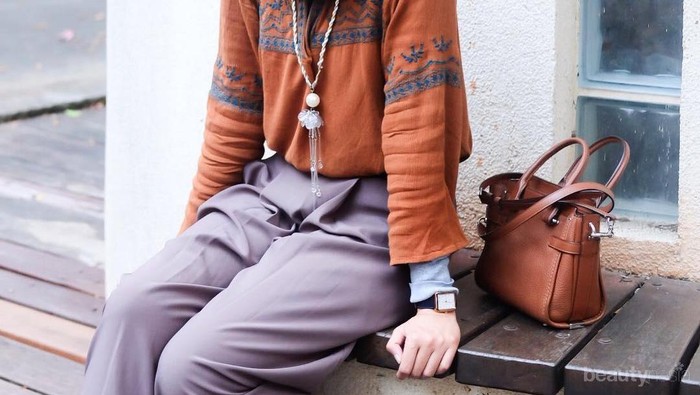 Ini Tren Hijab Pashmina Tanpa Pentul yang Lagi Populer di Kalangan Para Hijabers