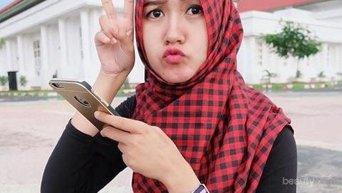 Hii! Hindari Bau Tak Sedap Pada Rambut dengan Cara Ini yuk Hijaber!