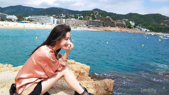 Bikin Pemain Bola Klepek-Klepek, Ini Dia Fakta Tentang Dilraba Dilmurat yang Cantiknya Kebangetan!