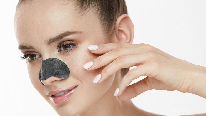 Waduh, 3 Produk Make Up Ini Rupanya Bisa Menyebabkan Munculnya Komedo, Lho!