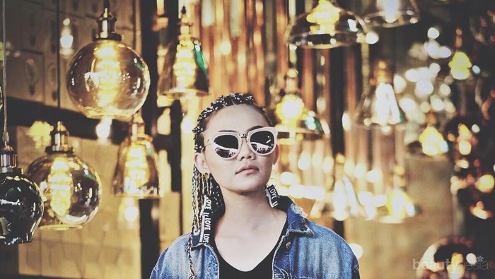 #FORUM Wah! Gaya Rambut Terbaru Rina Nose, Unik Banget Lho!