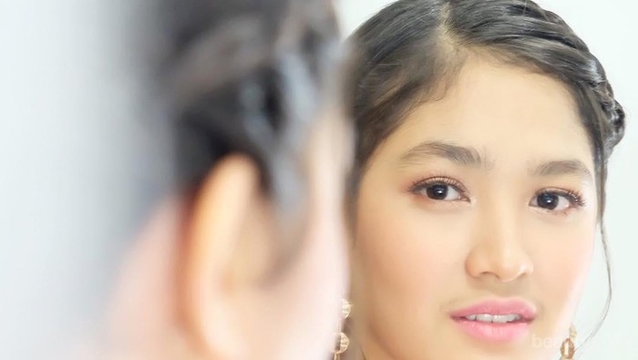 Tetap Flawless dan Enggak Bikin Tua, Ini Gaya Make Up yang Harus Dipilih Remaja Umur 20an