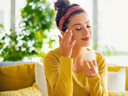 Kenali Bahan Skincare Centella Asiatica & Mugwort yang Populer, Bikin Awet Muda