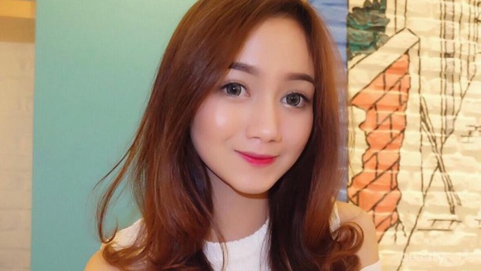 Hasil Wajah Super Flawless, Ternyata Ini Gaya Make Up yang Biasa Diterapkan Nanda Arsyinta!