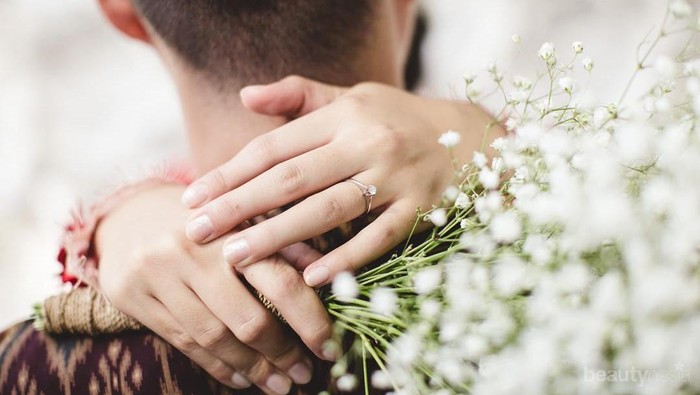 Lebih Praktis, 4 Online Shop Ini Tawarkan Cincin Custom Untuk Hari Pernikahanmu Ladies!