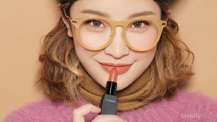 Mitos or Fakta? Kalau Pakai Lipstick Setiap Hari Bikin Bibir Jadi Hitam? Mitos or Fakta? Kalau Pakai Lipstick Setiap Hari Bikin Bibir Jadi Hitam?