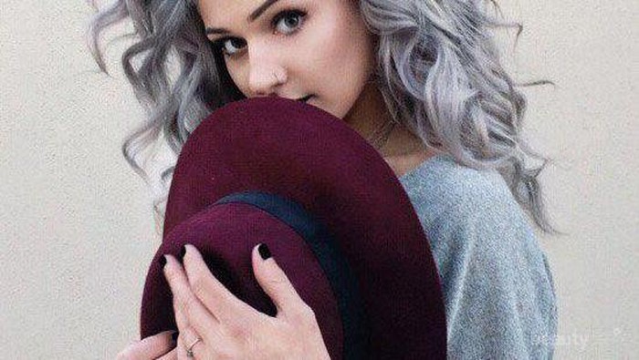 Tidak Ingin Cat Rambutmu Cepat Luntur? Yuk Lakukan 5 Tips Mudah Merawat Rambut Berwarna Ini!