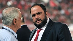 Marinakis, 'Penguasa Laut' Pemilik Olympiakos Positif Corona