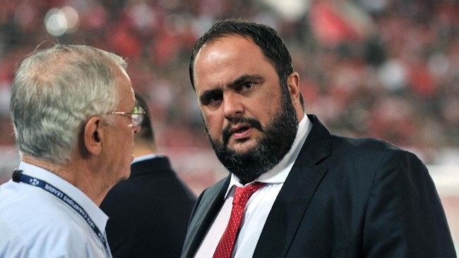 Mengenal konglomerat Yunani pemilik klub Olympiakos dan klub Inggris Nottingham Forest yang positif virus corona.