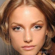 Beberapa Tips Penggunaan Crayon Eyeshadow pada Tampilan Make Up Kamu