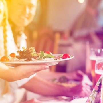 Daftar Kesalahan yang Sering Dilakukan Ketika Makan di Restoran! Jangan Lakukan Lagi Ya