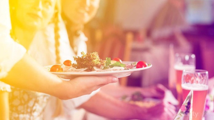 Daftar Kesalahan yang Sering Dilakukan Ketika Makan di Restoran! Jangan Lakukan Lagi Ya