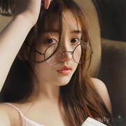 Tampil Kece dengan Model Kacamata Hits Ini yuk!
