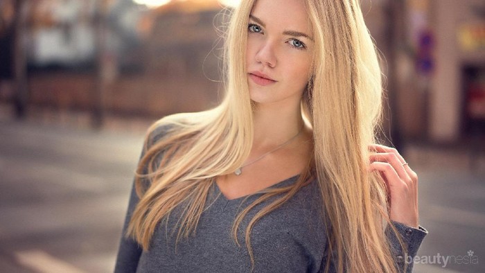 Rambut Lepek Tapi Belum Sempat Keramas? Atasi Pakai Cara Ini Ladies!