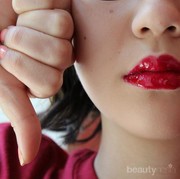 Lakukan 5 Hal Wajib Ini Saat Pakai Lip Tint Supaya Bibir Tidak Jadi Kering dan Gagal, Ladies!