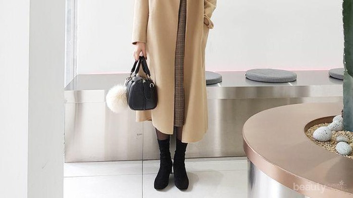 7 Inspirasi Long Coat yang Bisa Bikin Kamu Tampil Cute bak Cewek Korea! 7 Inspirasi Long Coat yang Bisa Bikin Kamu Tampil Cute bak Cewek Korea!