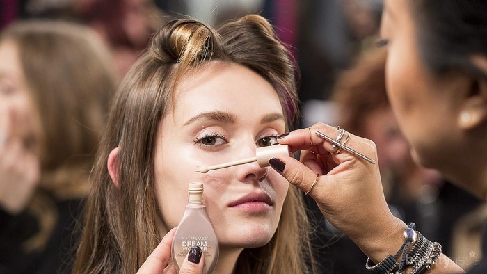 Jadi Favorit Make Up Artist, 4 Foundation Ini Dijamin Bisa Bikin Muka Flawless