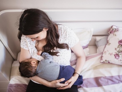 Berapa Lama Waktu Tepat untuk Menyusui Bayi yang Mudah Tertidur?